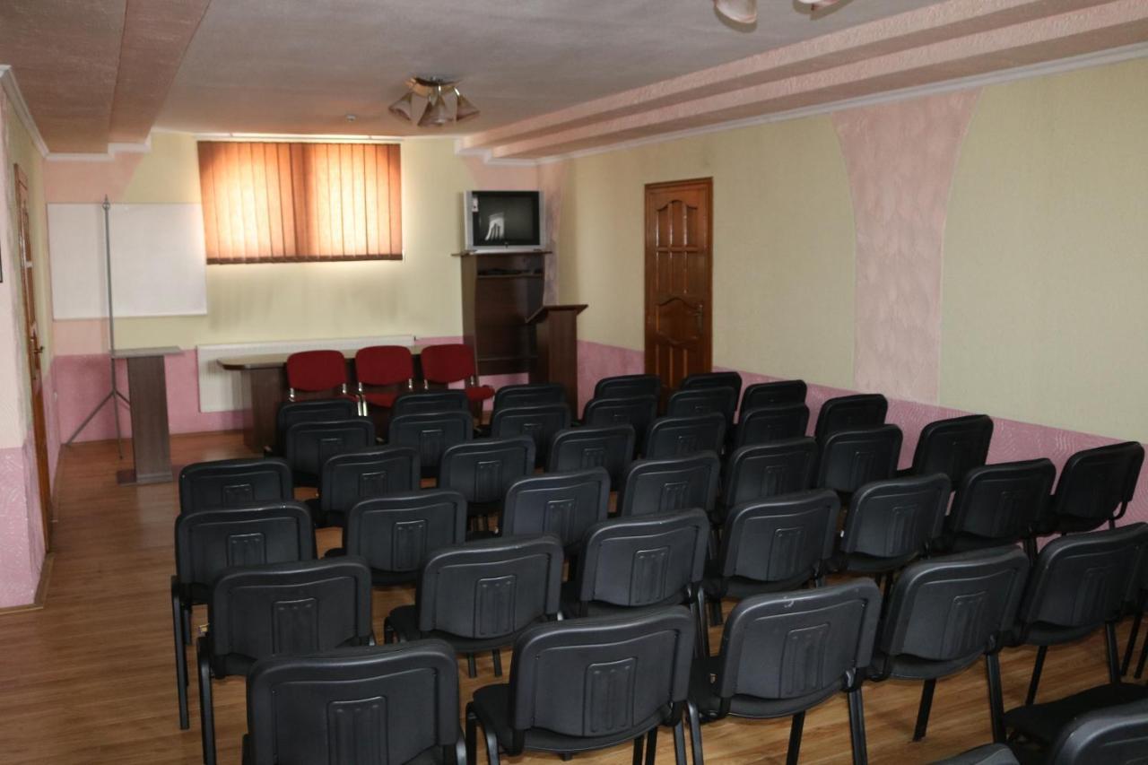Готель ***Феєрія Tyachiv Esterno foto